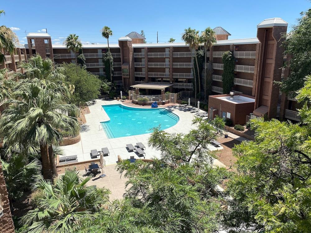 Embassy Suites By Hilton Tucson East Exterior photo